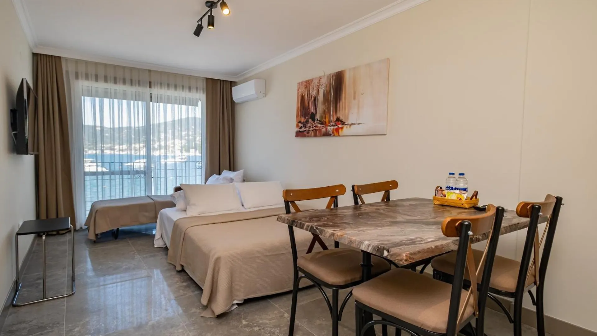 Aparthotel Bd Suites Foca