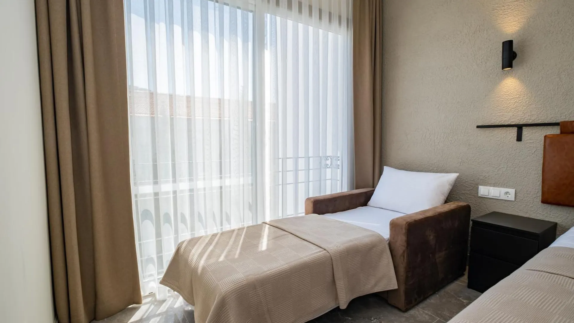 Bd Suites Foca Aparthotel