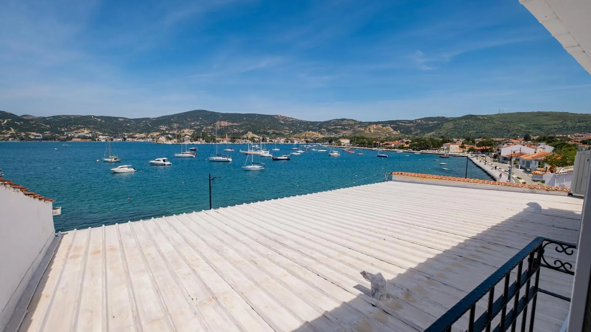 Bd Suites Foca Aparthotel