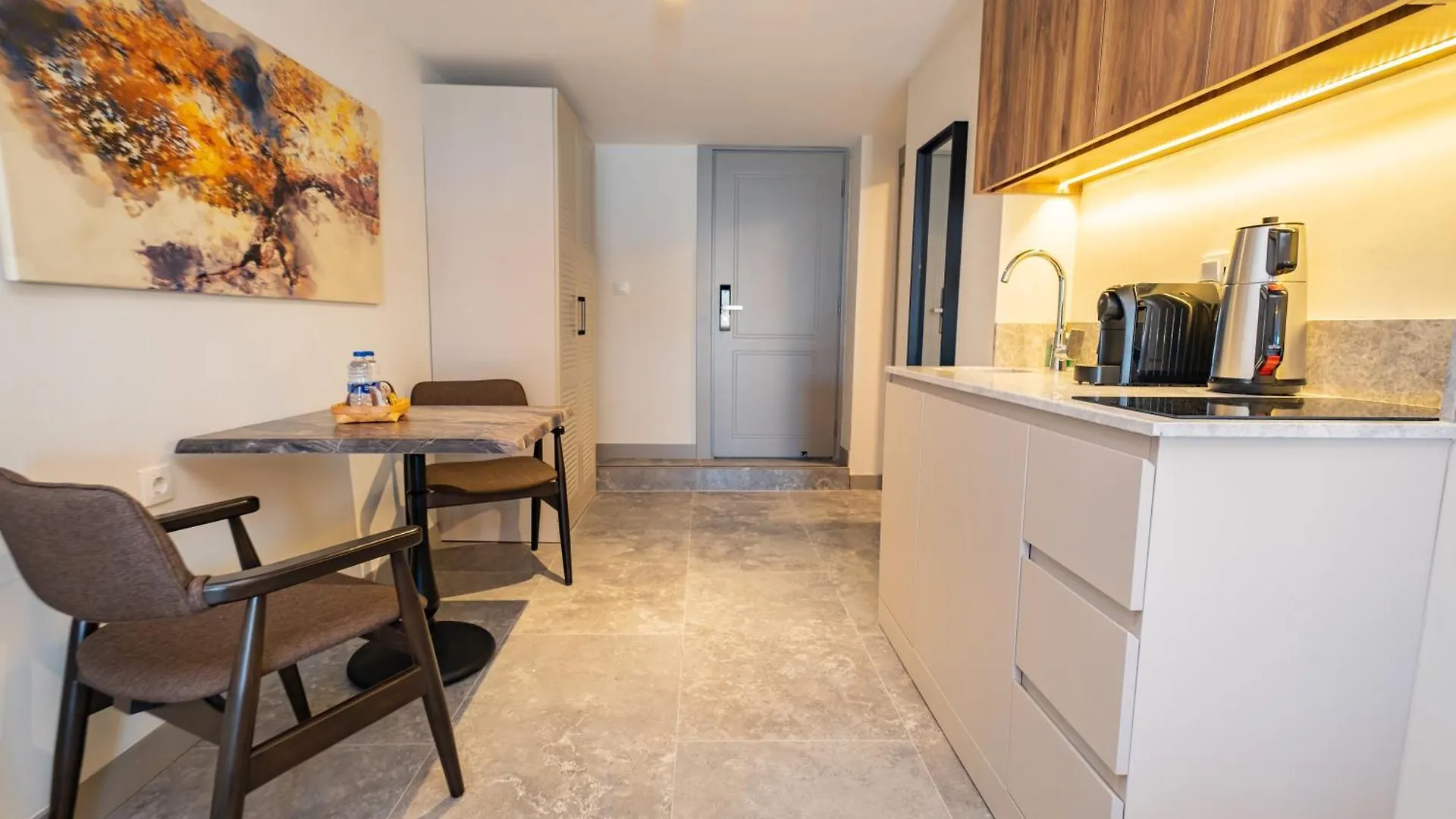 Aparthotel Bd Suites Foca