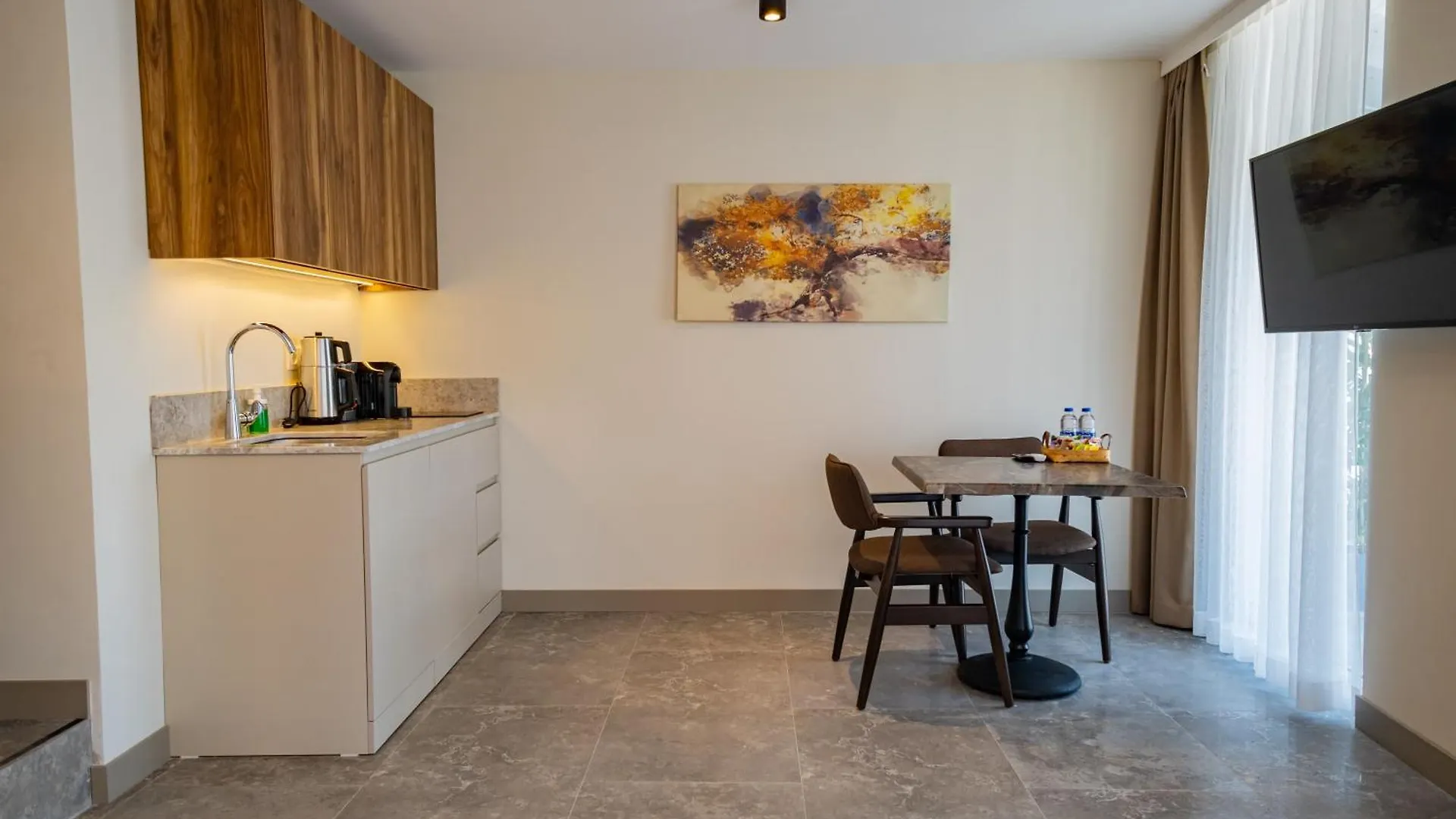 Aparthotel Bd Suites Foca