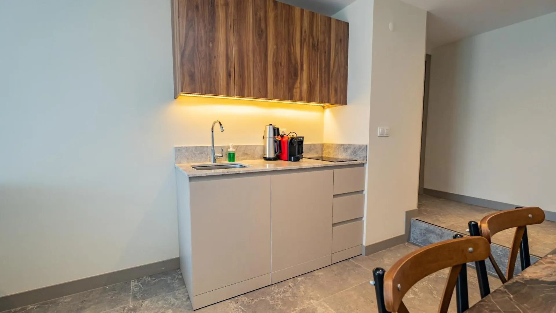 Bd Suites Foca 0*,